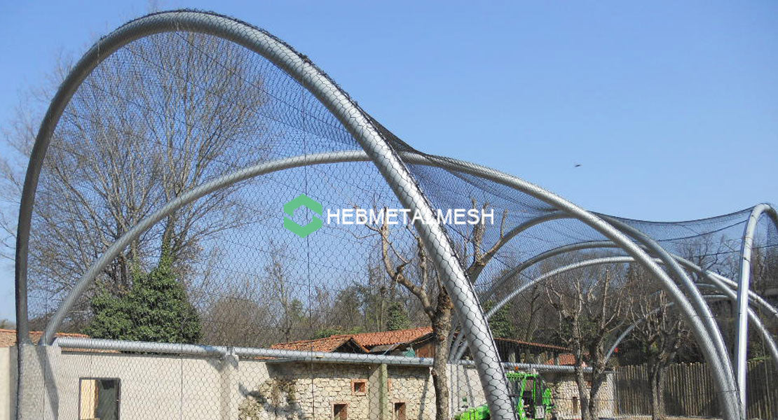 1.5" x 1.5" x 5/64" Stainless steel rope mesh sample